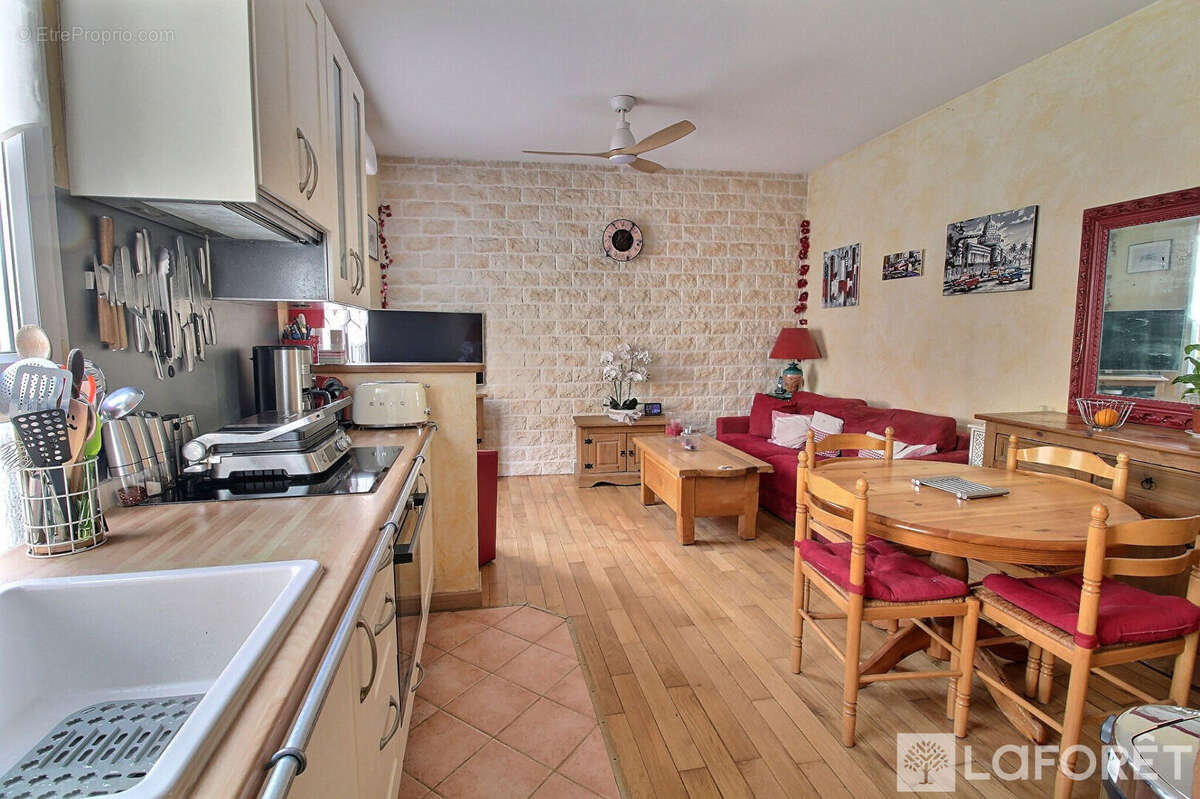 Appartement La Garenne Colombes 4 pièce(s) 67 m2 - photo 3