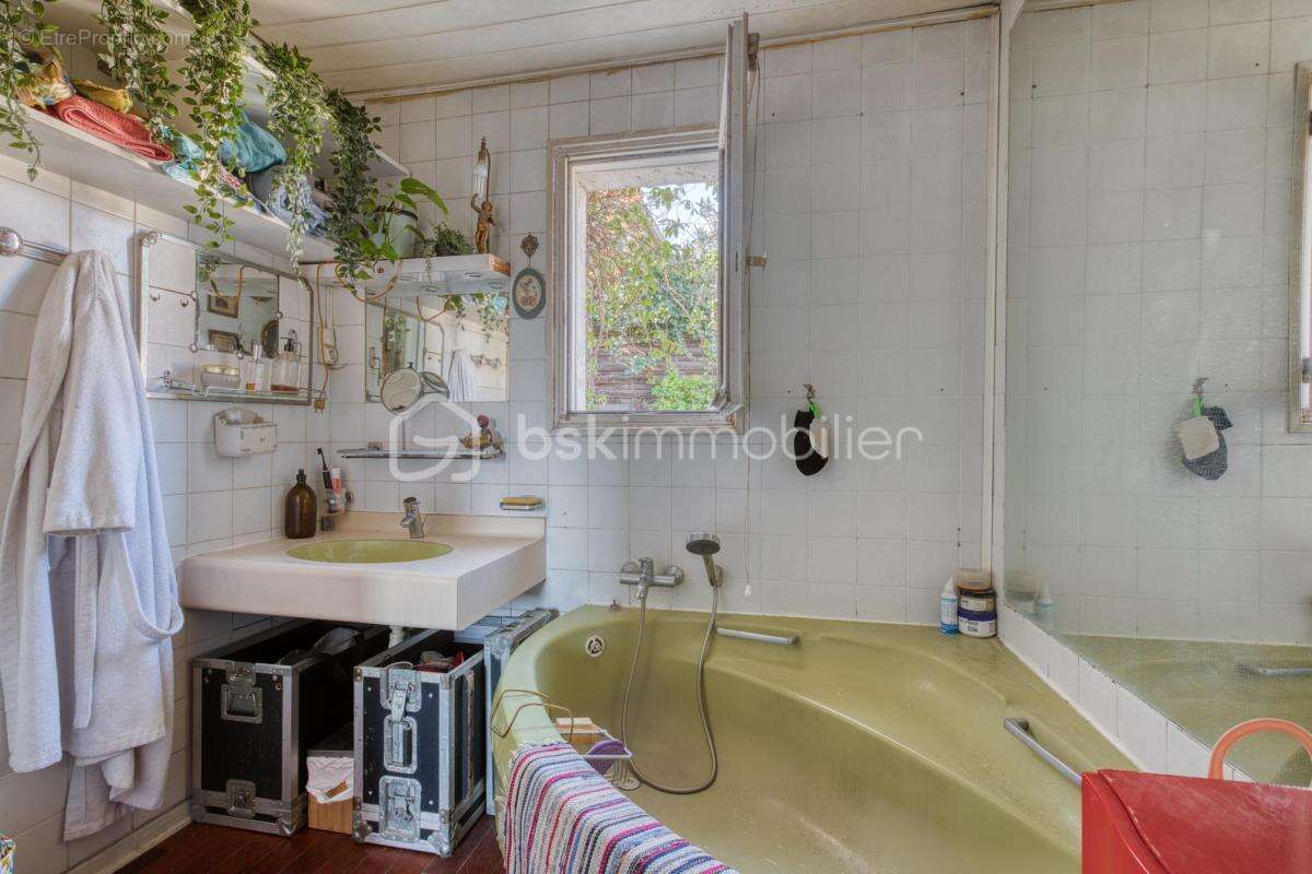 Maison de ville T5 (4 chambres) de 155 m2 - VILLA CHASSAGNOLLE - LES LILAS - photo 19