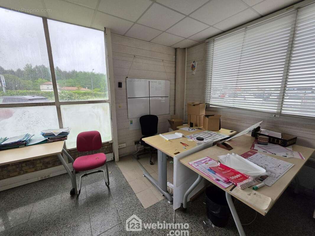 Commerce 230 m² à Saint-Jean-D'illac  - photo 4