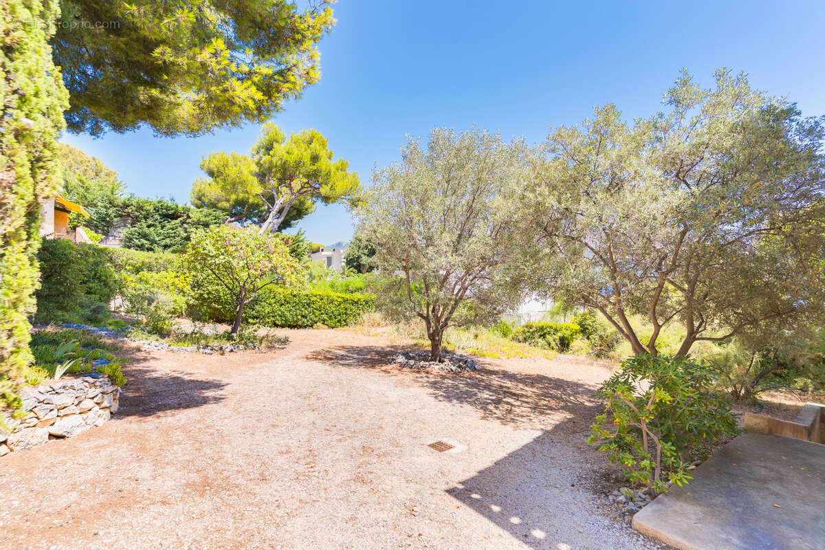Cassis - Vente maison T5 avec garage & vue mer - photo 6