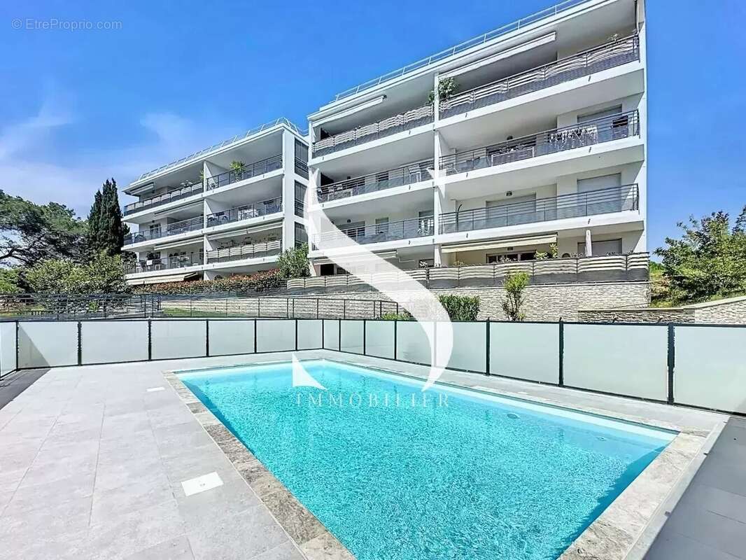 Appartement à VALLAURIS