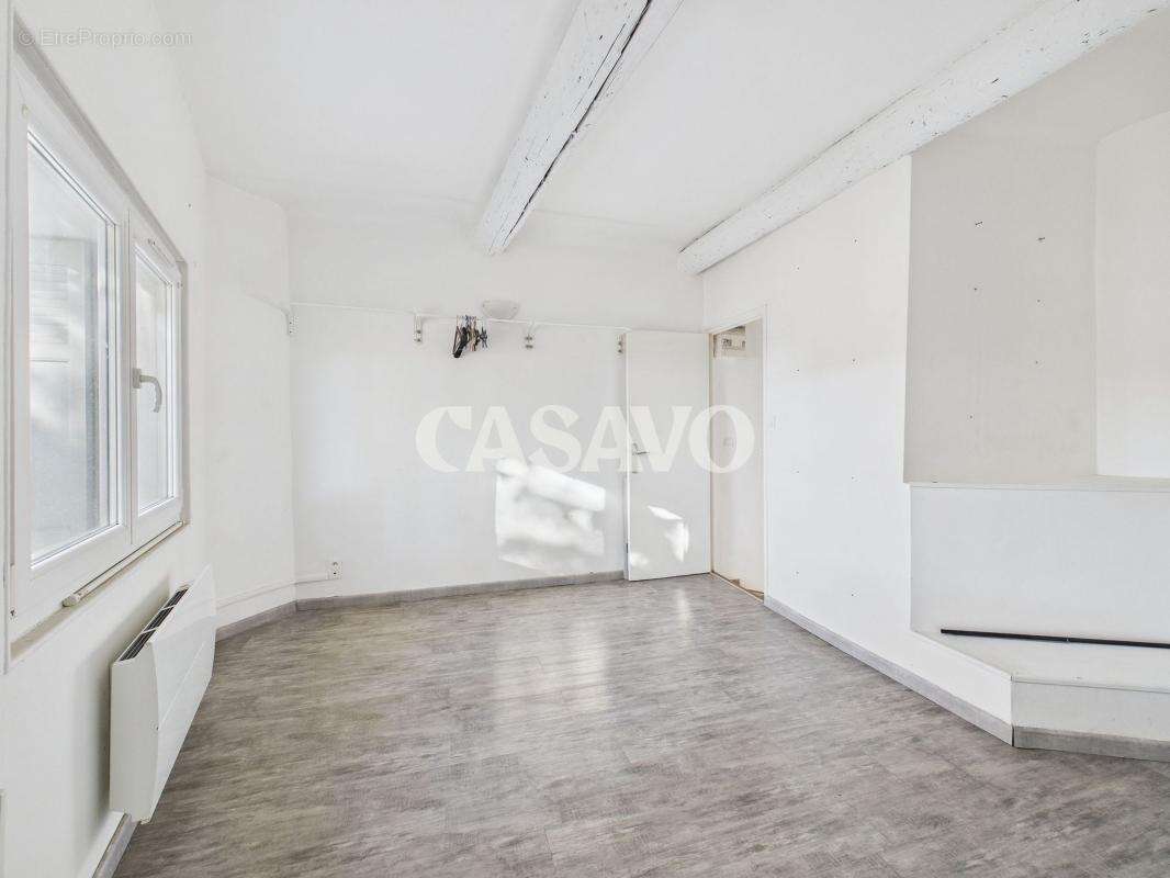 Appartement à EGUILLES