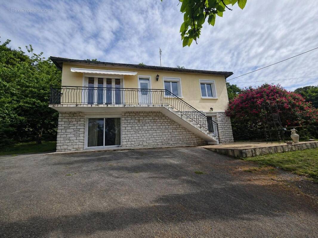 Photo 1 - Maison à NEUVIC
