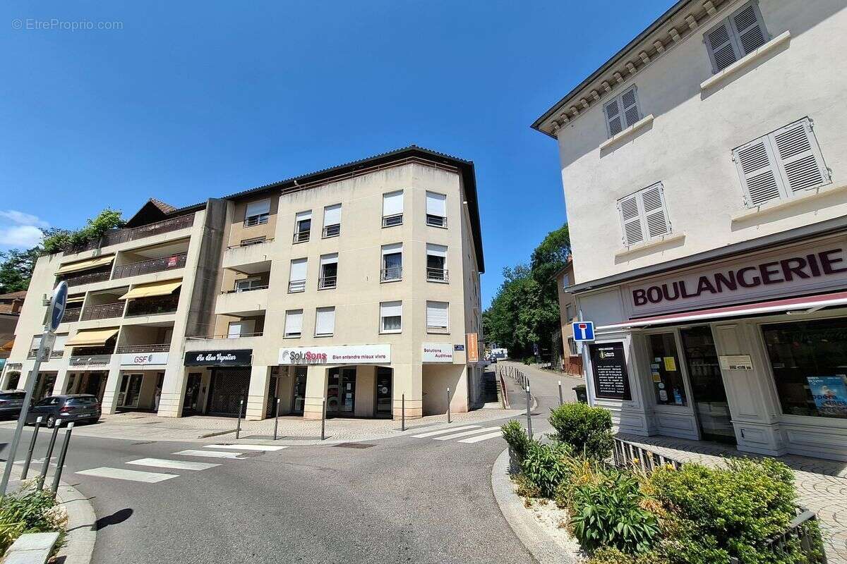 T3 de 71,31 m² à Charbonnières-les-Bains, Le Parc de la Nouvelle Source au prix de vente de 158 200 € - photo 7