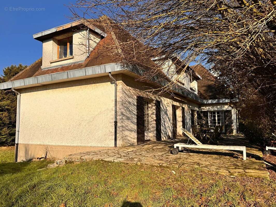 Maison à CRESPIERES