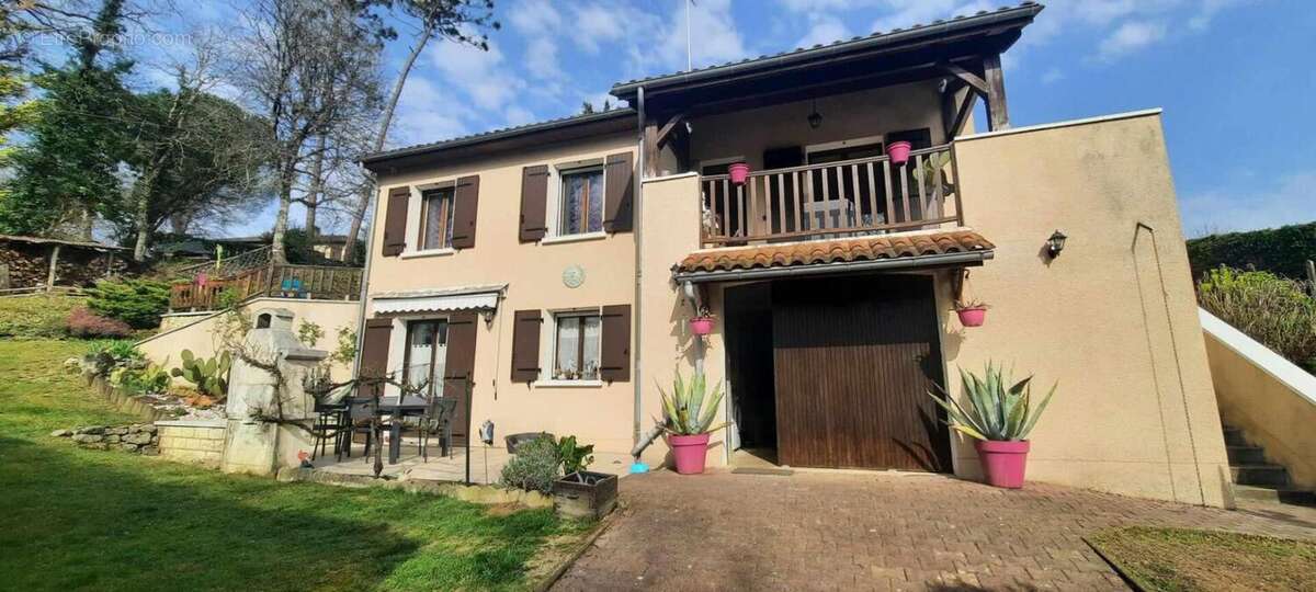 Maison à CHATEAU-L'EVEQUE