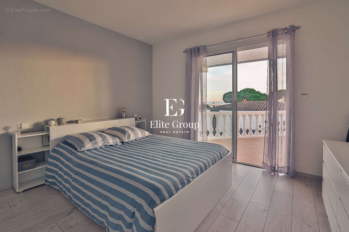 Maison à VAUX-SUR-MER