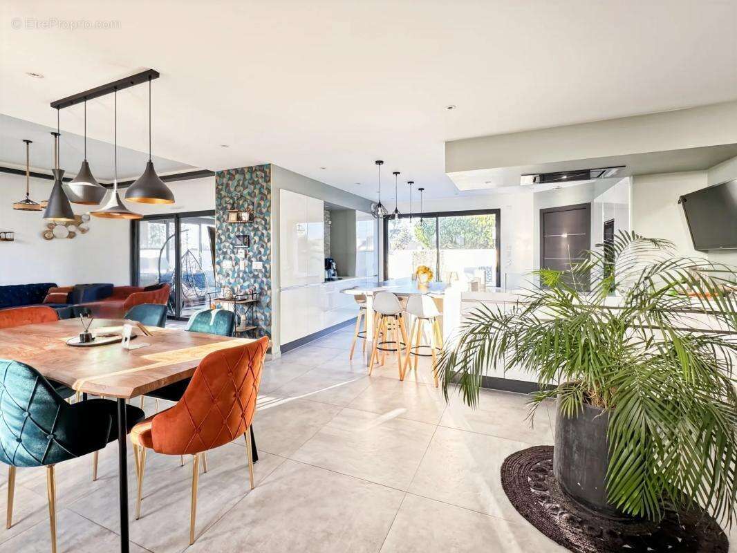 Maison à LES PONTS-DE-CE