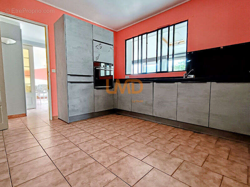 Maison avec fort potentiel, jardin piscinable et panneau solaire - photo 9
