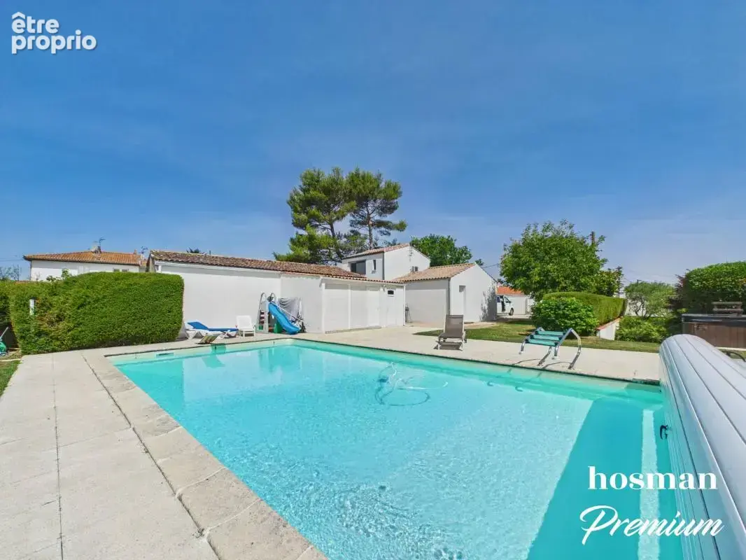 RARE Portes de la Rochelle – Propriété d’architecte avec piscine sur plus de 1 750 m² - photo 17