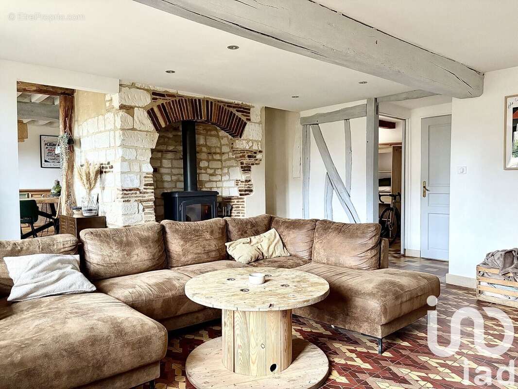 Photo 2 - Maison à VILLY-LE-MARECHAL