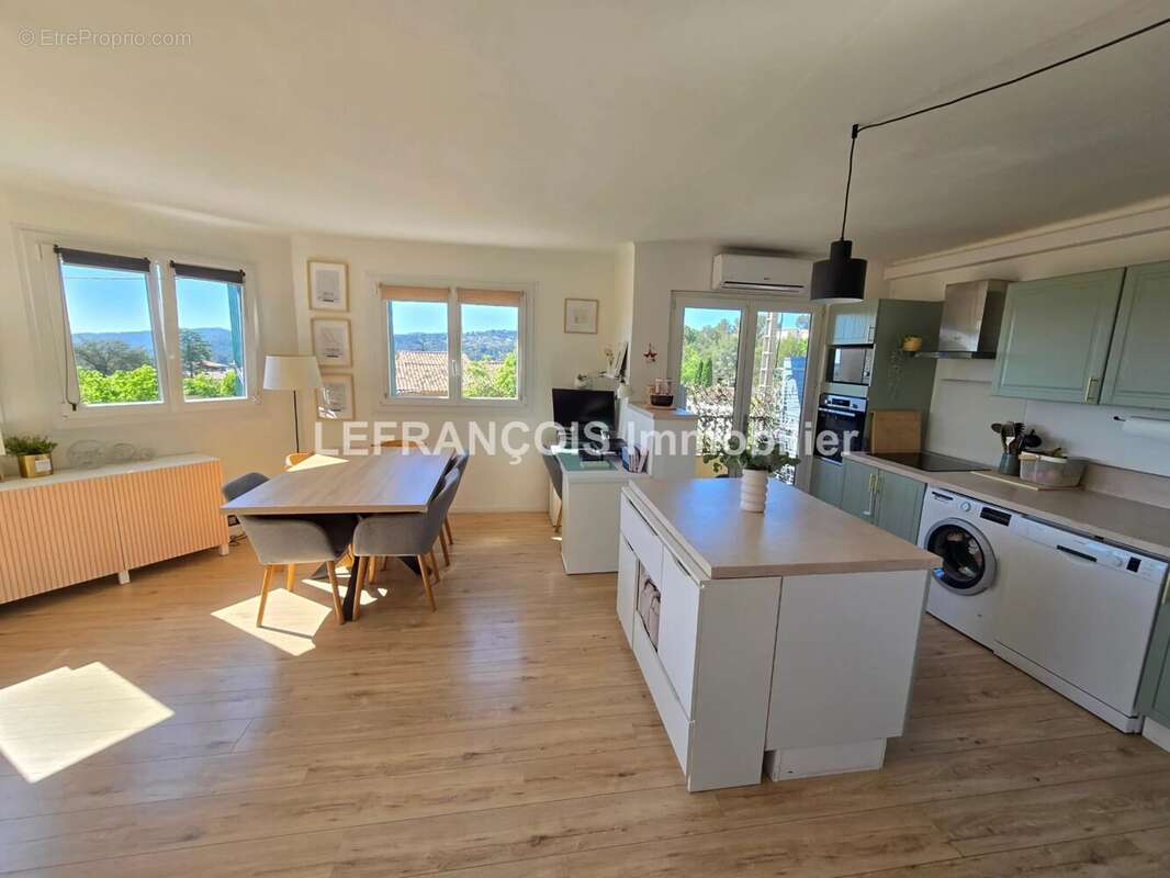 Appartement à PEYMEINADE