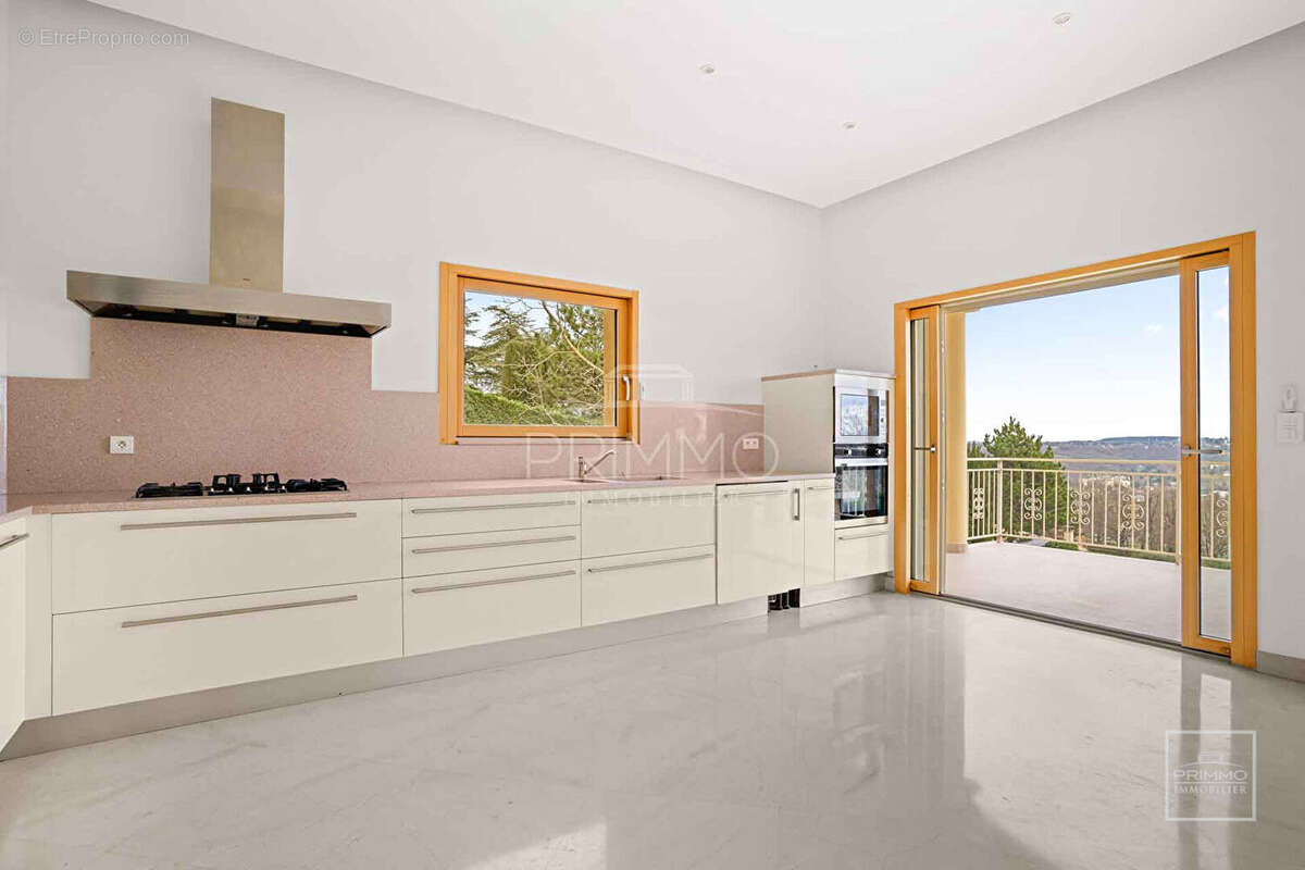 Maison à COLLONGES-AU-MONT-D&#039;OR