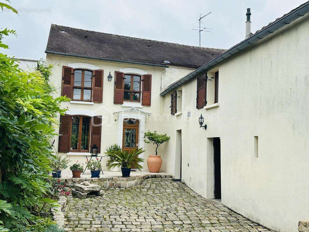 Maison à FERICY