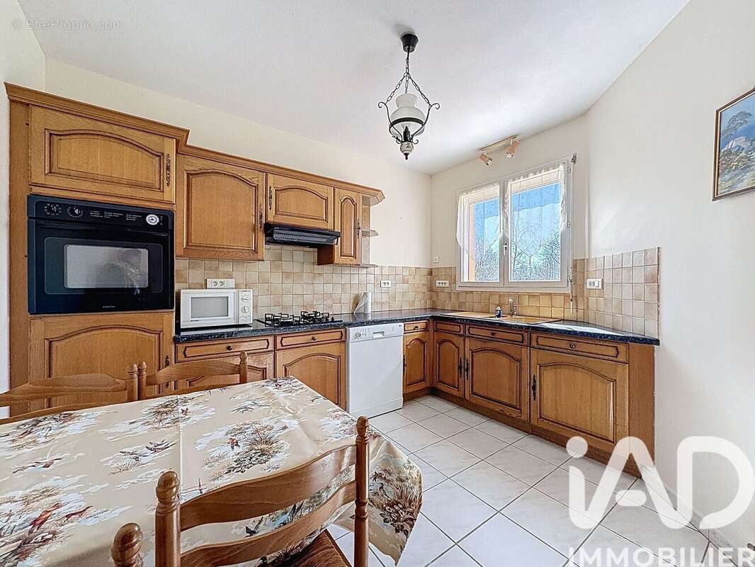 Maison 137 m² à Mondavezan  - photo 2