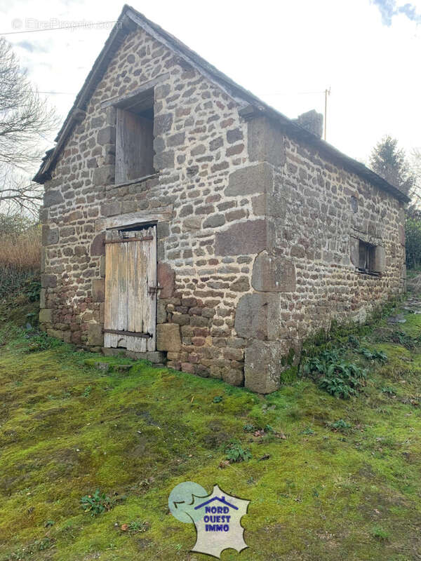 Maison à AMBRIERES-LES-VALLEES