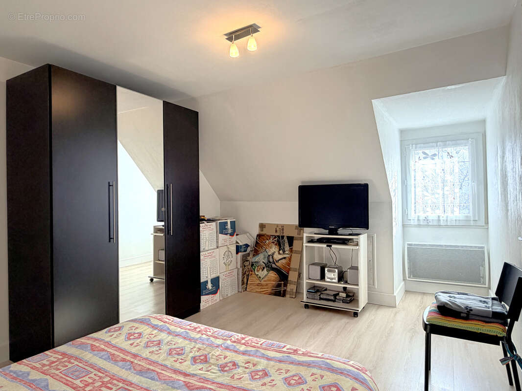 Caen maison d'habitation de 8 pieces principales a vendre - photo 13