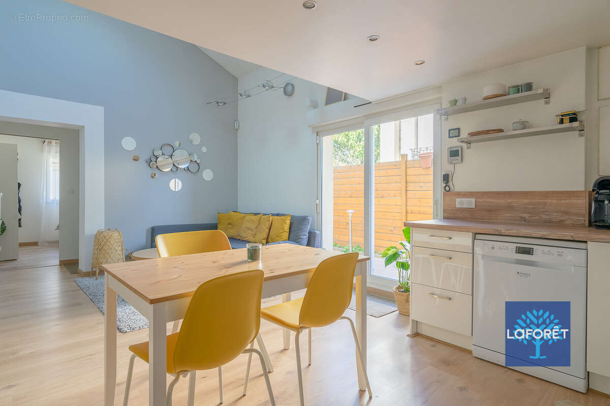 Maison à LES PAVILLONS-SOUS-BOIS