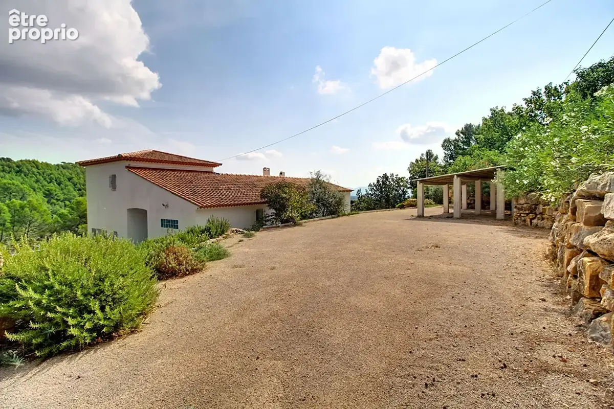 A VENDRE Maison Draguignan 5 pièces 158 m2 avec piscine - photo 2