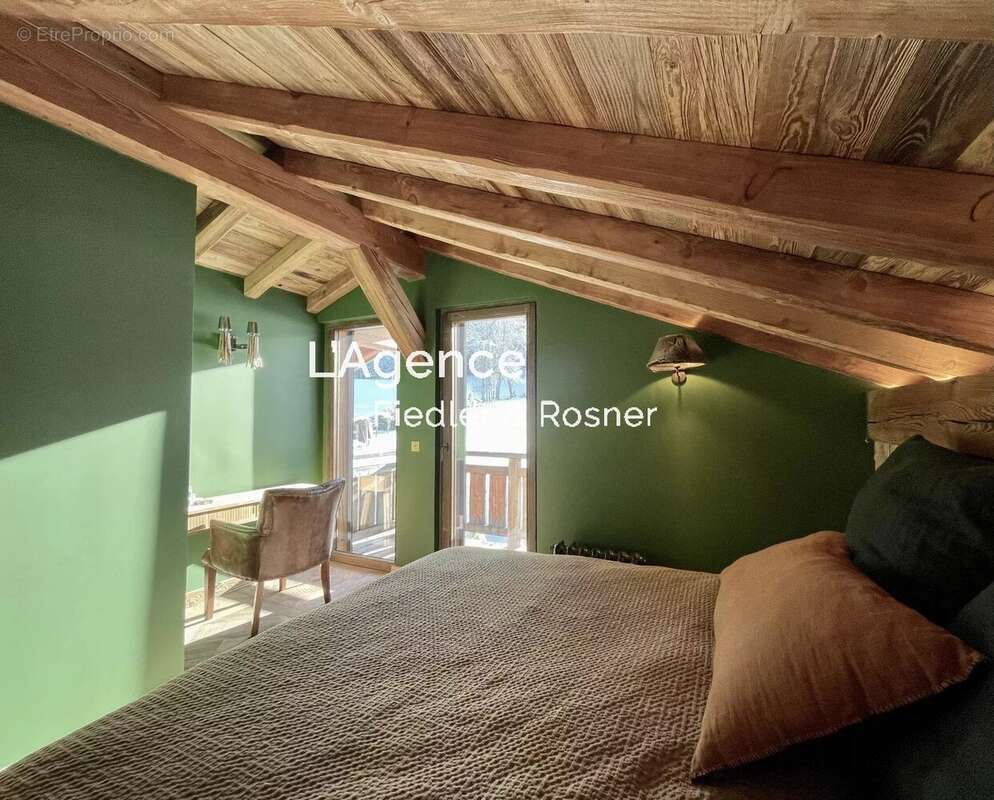 Maison à DEMI-QUARTIER