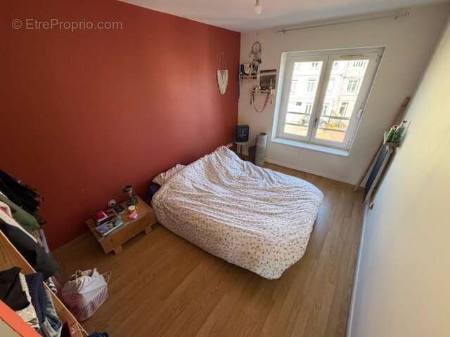 Appartement à SAINT-GENEST-LERPT