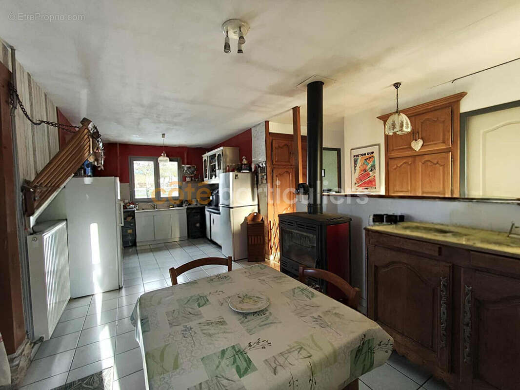 Maison à LA HOUBLONNIERE