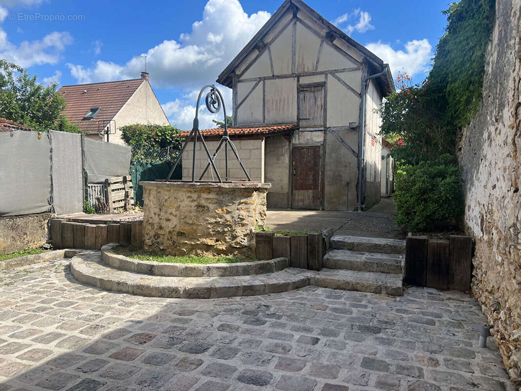 Maison à COUBERT