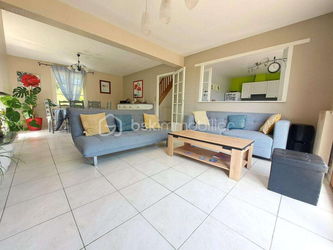 Maison à HUCHENNEVILLE