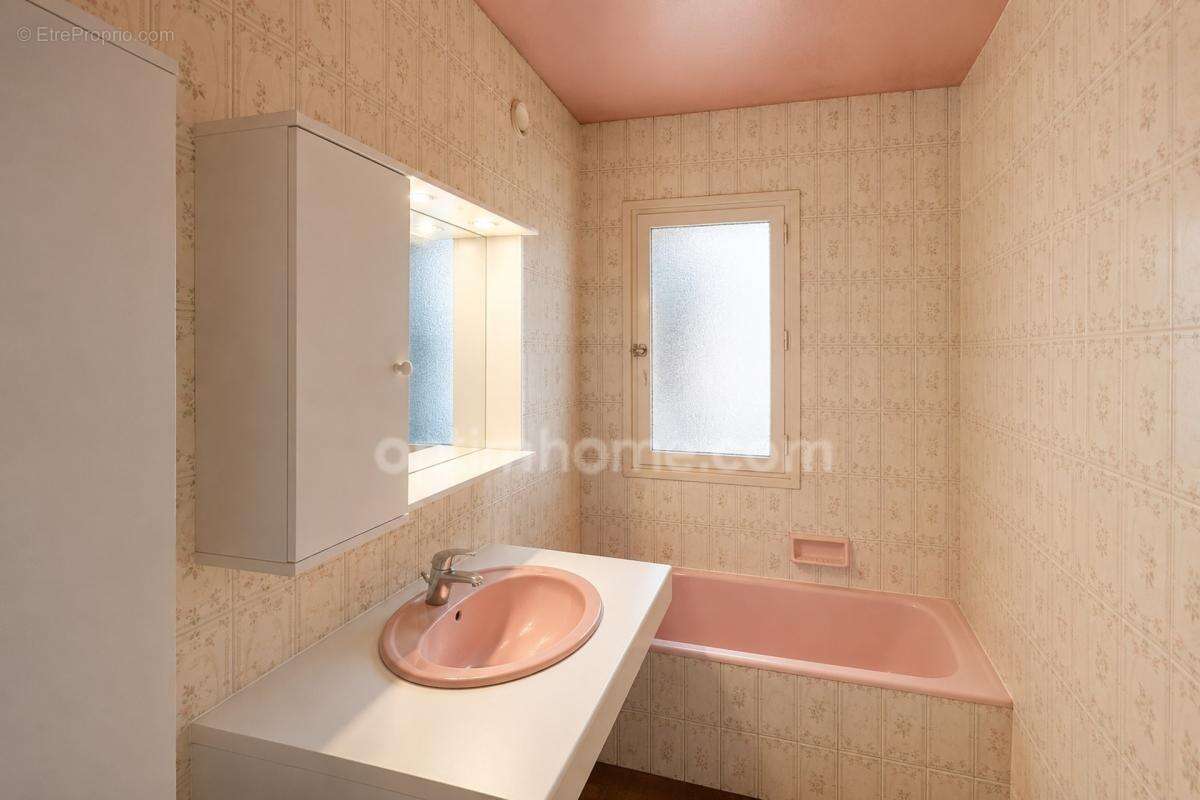 Appartement T4 de 72 m² – Ascenseur – Loggia – Rennes 35200 - photo 6