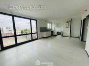 Vous bénéficiez d&#039;un accès sur le balcon - Appartement à LAON