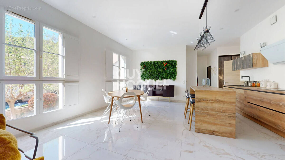 Appartement à FONTAINE-DE-VAUCLUSE