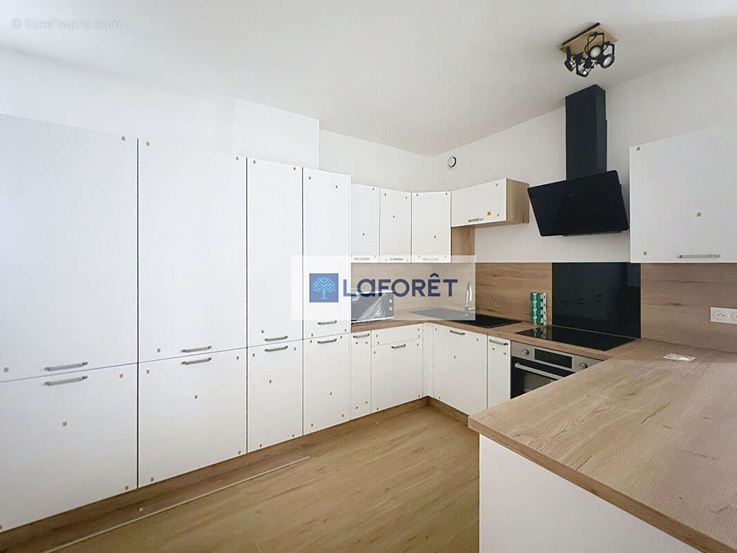 Appartement à SARTROUVILLE