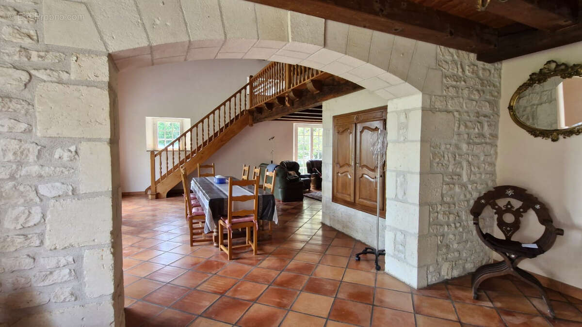 Maison à CHENAC-SAINT-SEURIN-D&#039;UZET