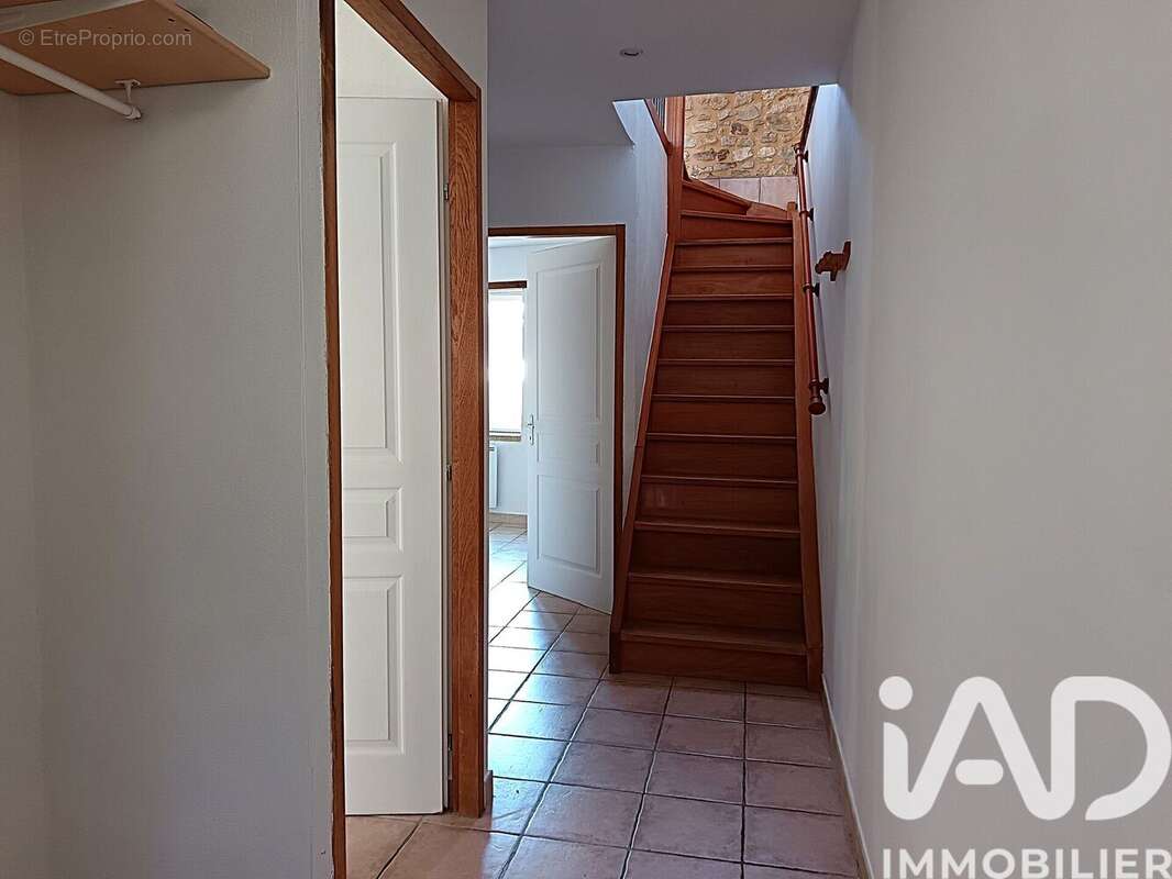 Photo 9 - Appartement à SAINT-JULIEN-DE-PEYROLAS