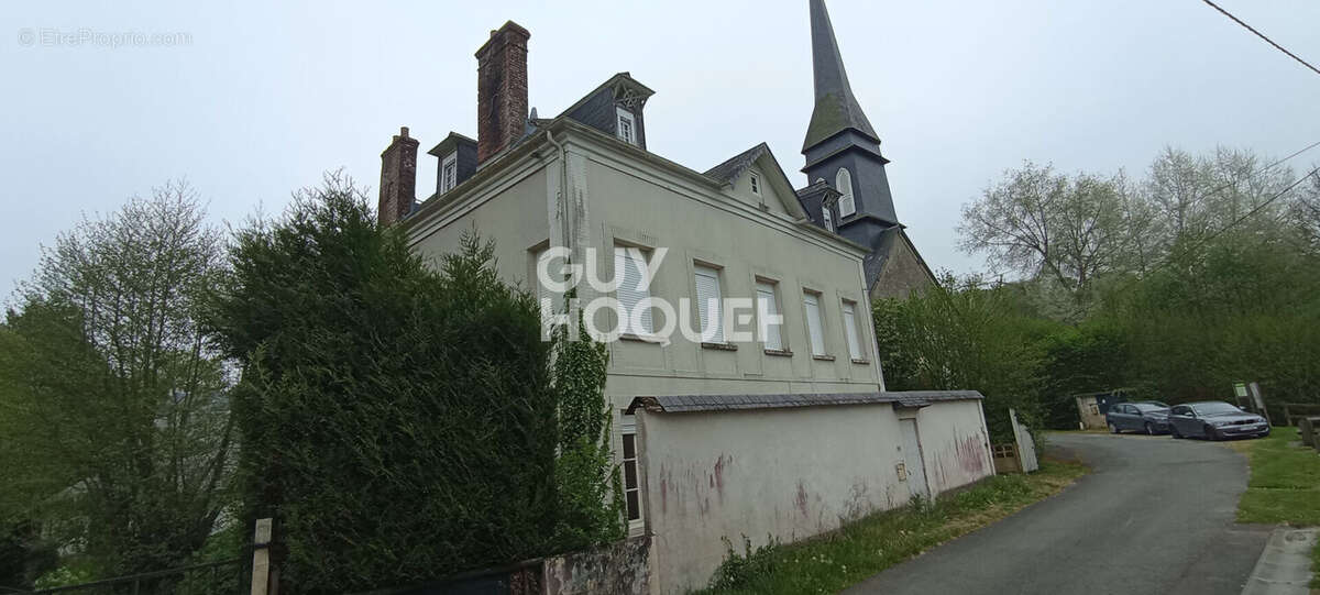 Maison à SAINT-CYR-DU-RONCERAY