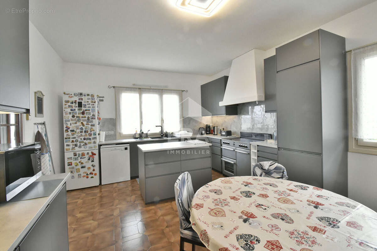 Maison à BEYNES