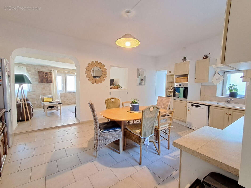 Maison à VILLEVIEILLE