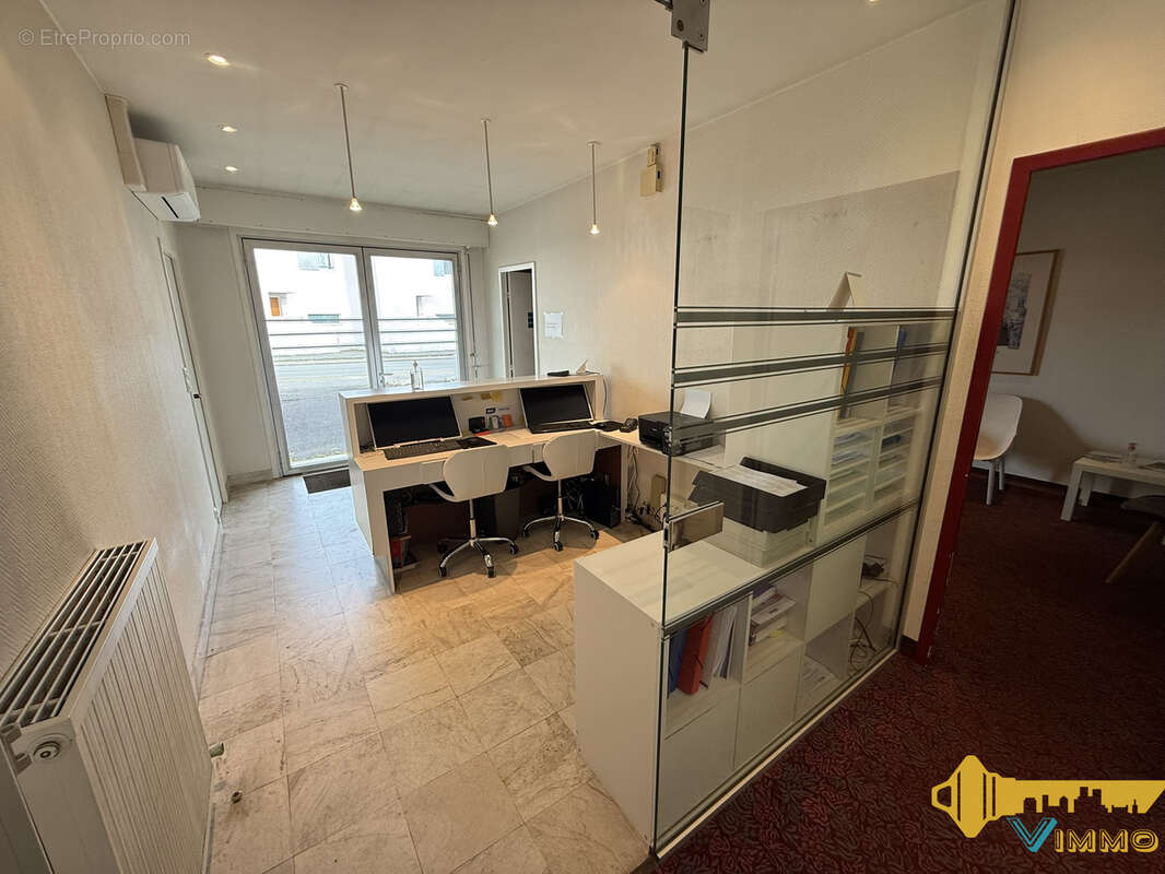 Cabinet / Local Professionnel 119,45m2 - 7 places de parkings - photo 8