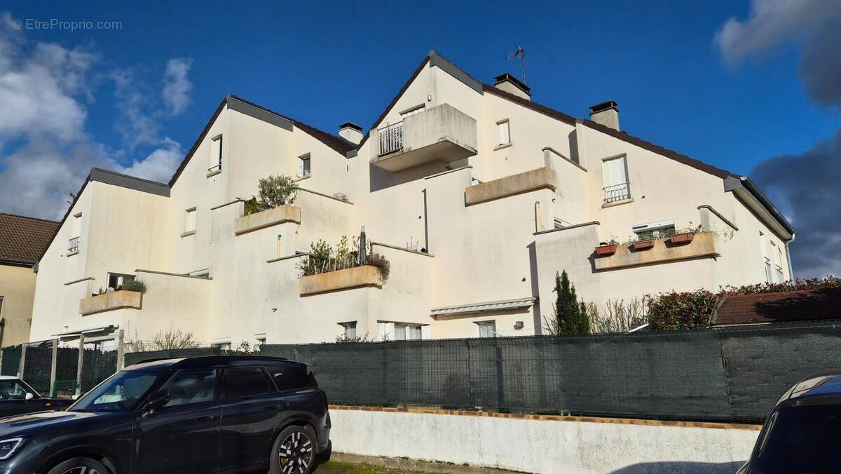 Appartement à LARDY