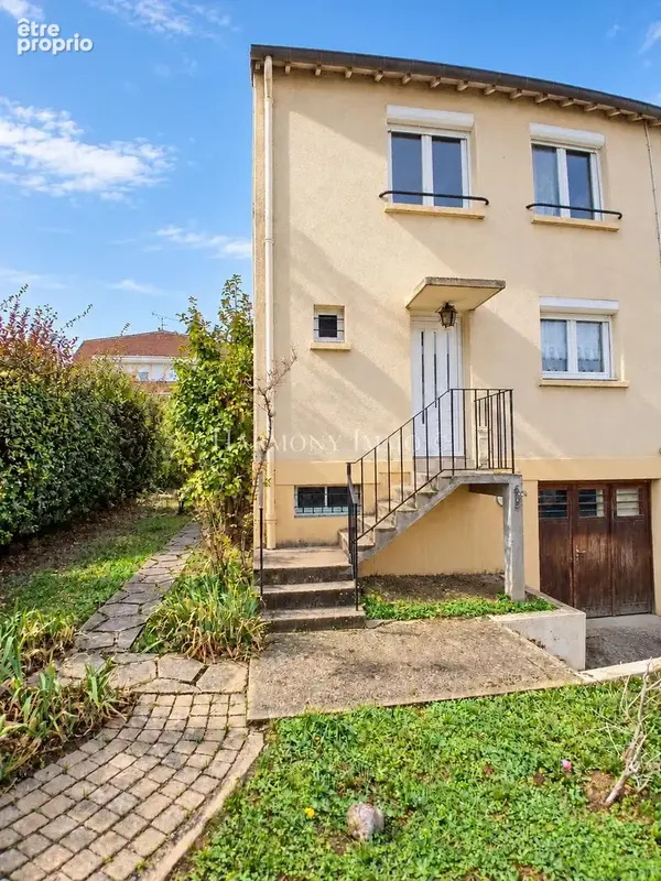 Maison de 80 m2 avec terrain de 322 m2 et garage - photo 1