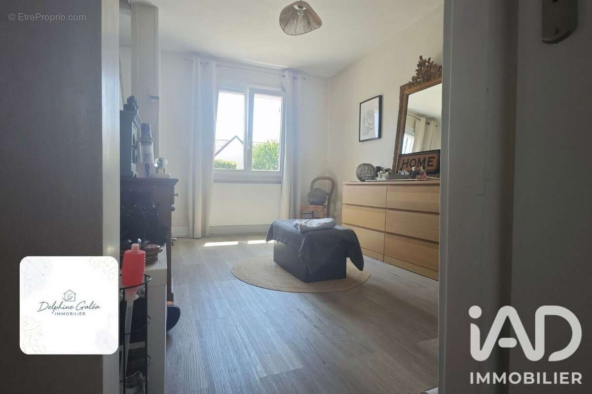 Maison 112 m² à Pierres  - photo 4