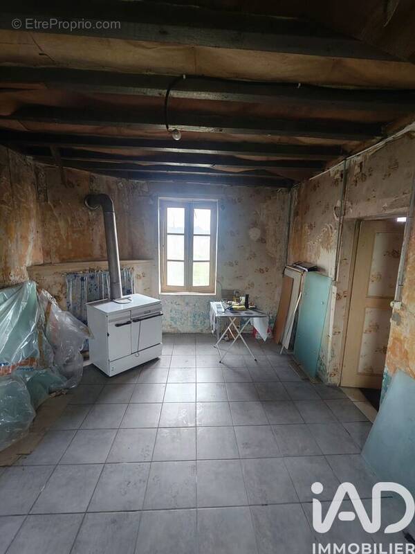 Photo 1 - Maison à CROUZILLES