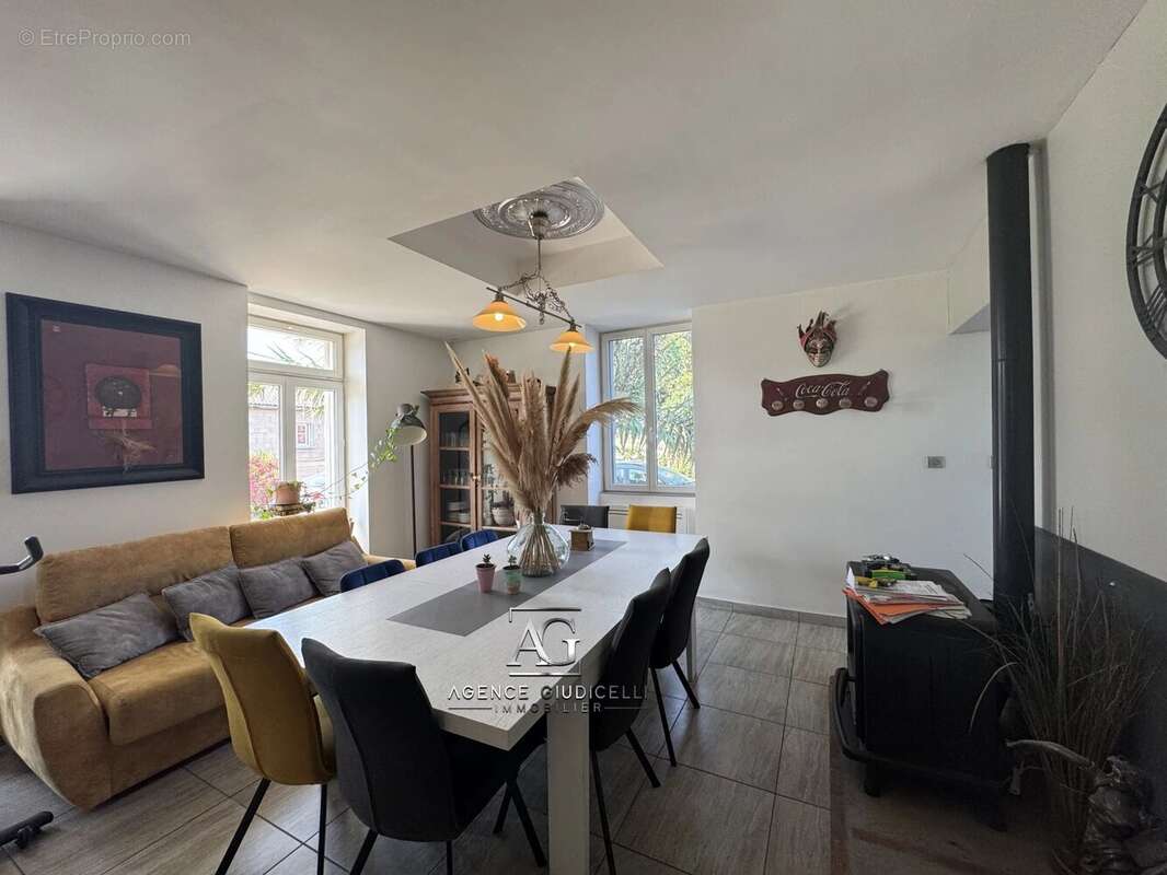 Maison à PRUNELLI-DI-FIUMORBO