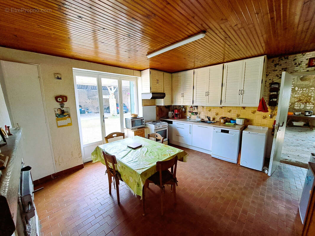 Maison à PONT-SUR-YONNE