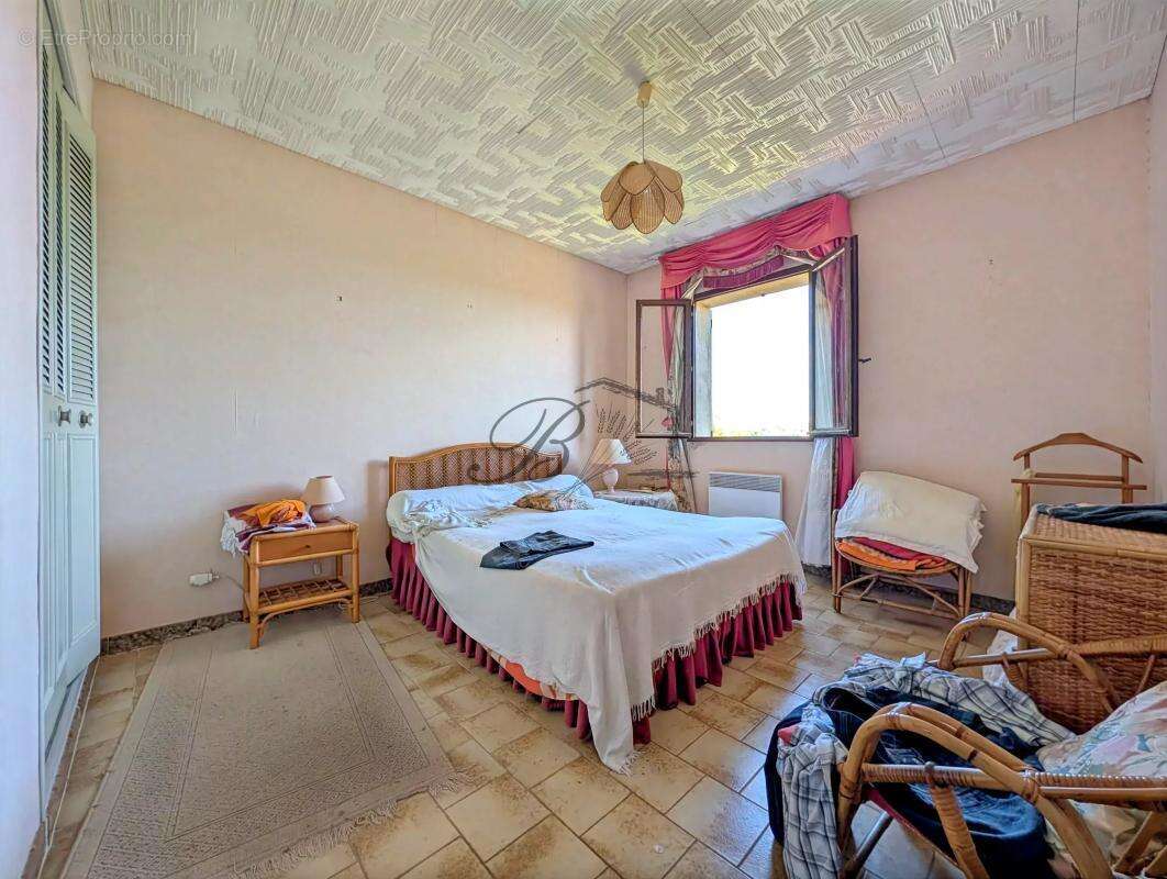 Maison à LA TOUR-D'AIGUES