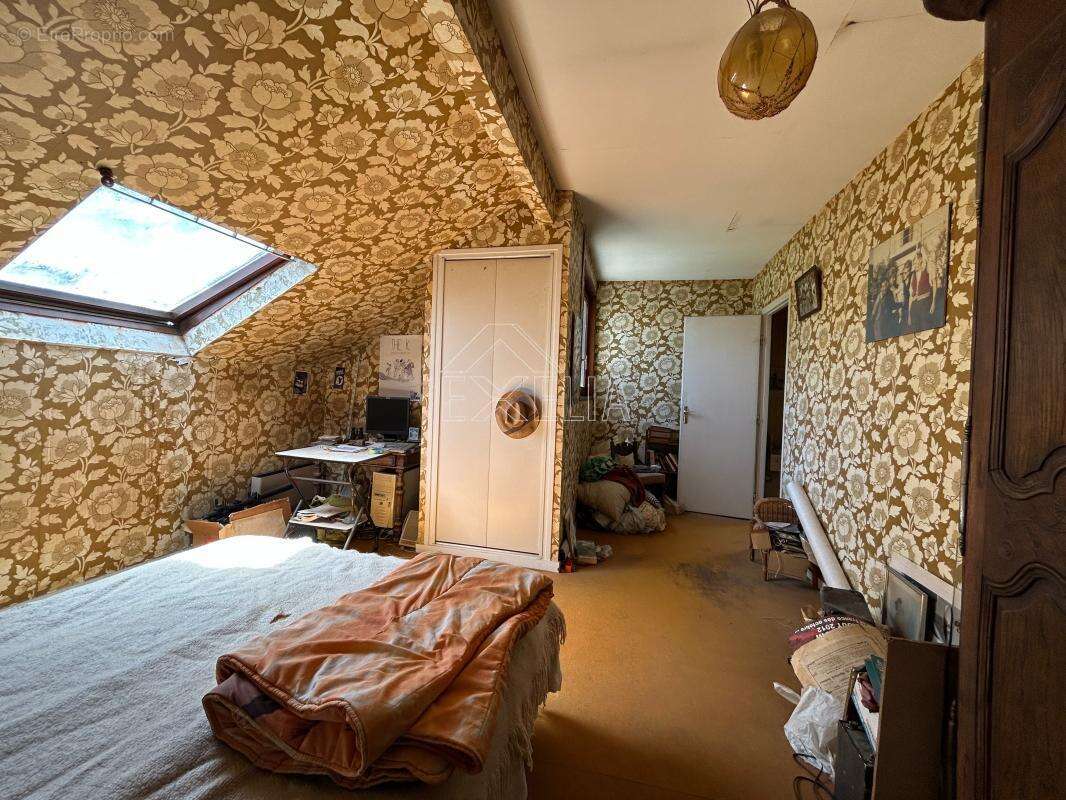 Maison 6 pièces 137 m² à rénover avec jardin, terrasse, sous-sol total et dépendance à Rosny-sur-Seine - photo 19