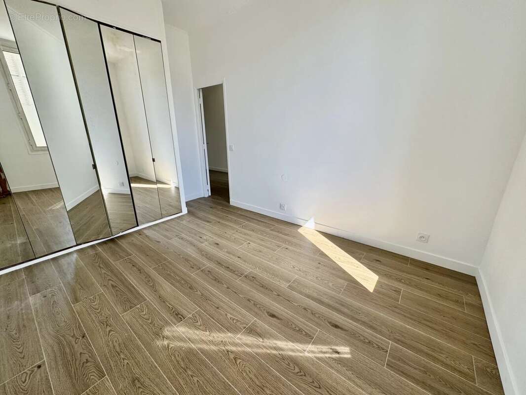 Cannes vente 2 pièces au calme absolu dans maison bourgeoise - photo 2