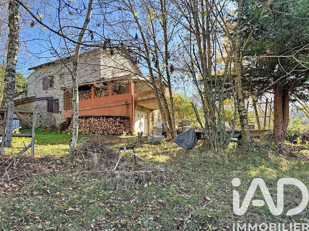 Photo 2 - Maison à SAINT-AMANT-ROCHE-SAVINE