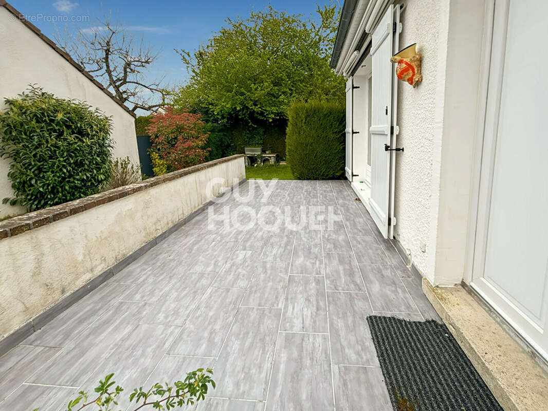 Maison à FONTENAY-TRESIGNY