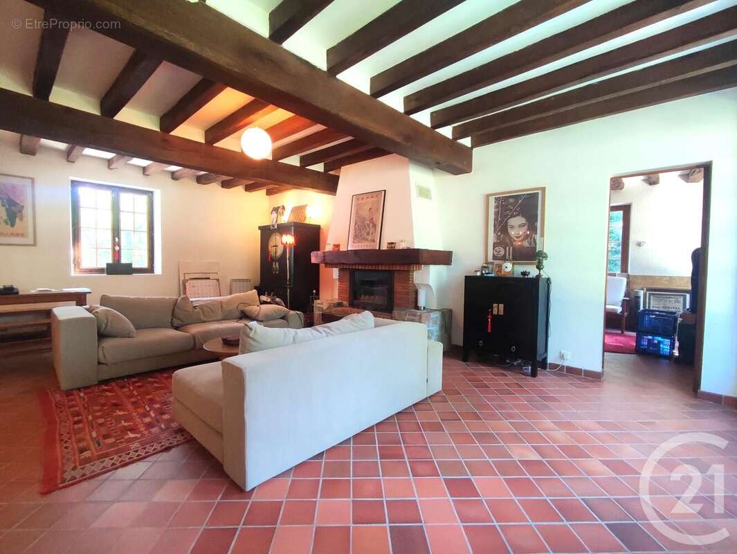 Maison à SAINT-VERAIN